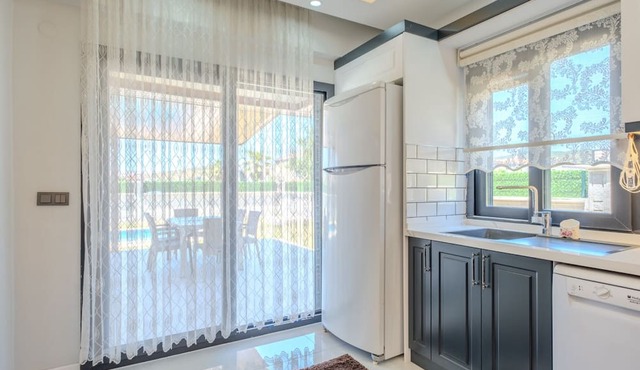 Villa w Pool and Garden 10 min to Beach in Foca in Izmir
