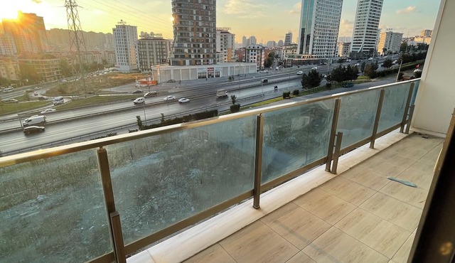 1+1 house With garden and garage in Istanbul