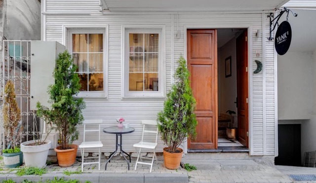 Cozy Hotel Room w Balcony and Terrace in Bursa in Bursa