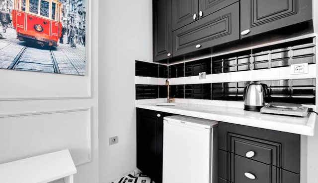 Comfy Flat, 5 min to Istiklal and Karakoy Port in Istanbul