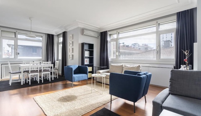 Missafir Sleek Flat with Balcony on Bagdat Street in Istanbul