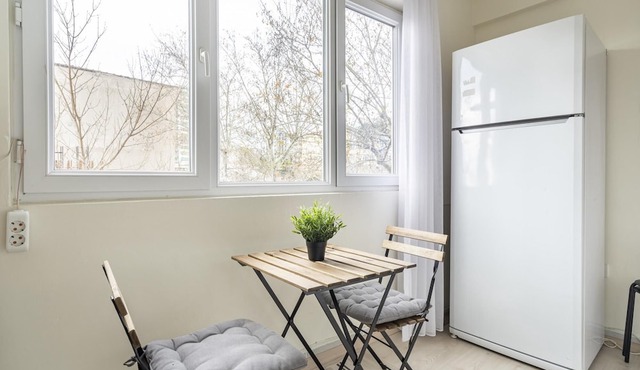 Missafir Modern Flat with Balcony on Bagdat Street