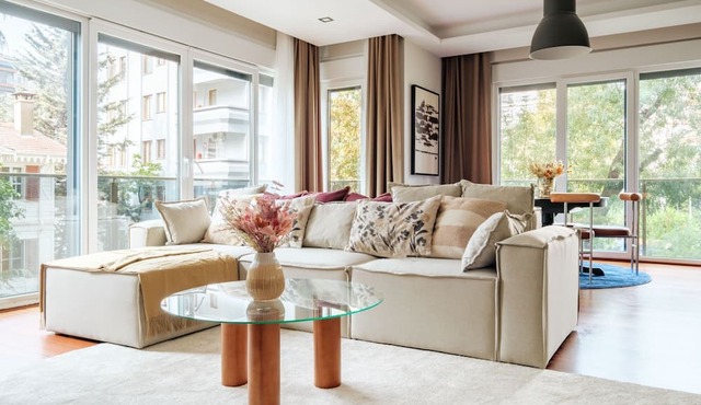 Central, Spacious Flat 3 min to Coast in Kadikoy in Istanbul