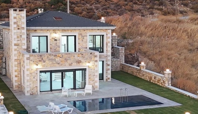 Foça Taş Villa in foça