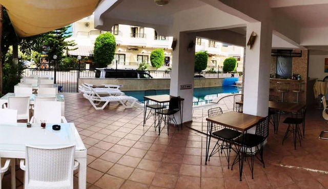 Christina Apart Otel