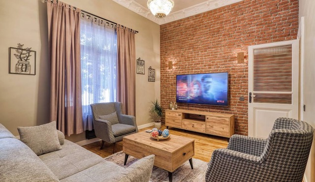 Premium House, 3BR, Renovated, Best Loc Kadıköy in Kadıköy