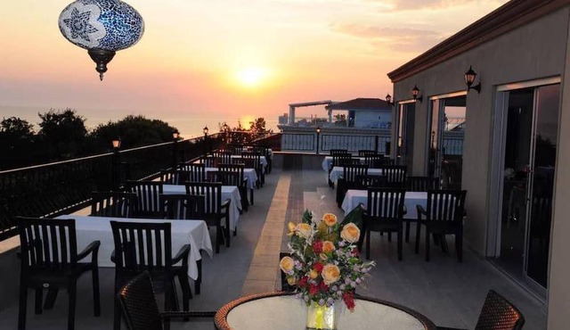 100 meters from the beach in Side With buffet breakfast in Manavgat