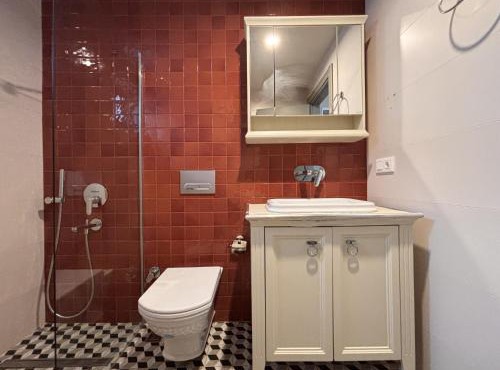 Skylit 1BR with terrace near Galataport in Istanbul