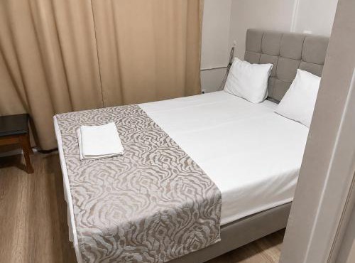 Kenedi Otel
