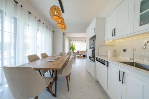 Lily of the Valley Luxury Villa Fethiye, Yesiluzumlu by Sunworld Villas