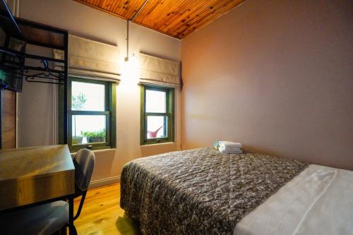 Mercan Apartments Balat- Courtyard Room in Istanbul