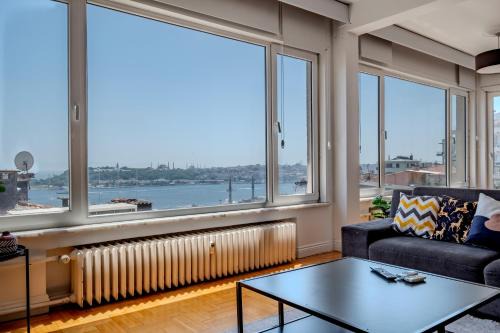 Bosphorus View - 5 Bedrooms - 2 Bathrooms - Elevator - Central Location in Istanbul