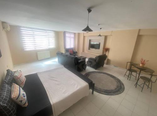 Charming 2-Bedroom Apartment in the Heart of Pendik, Turkey in Istanbul