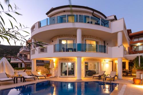 Dream Holiday Villa in Kalamar Bay