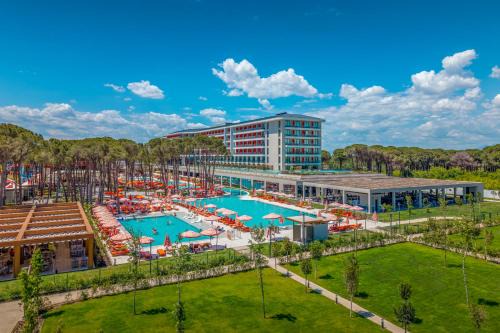 Trendy Perge Resort & Suites