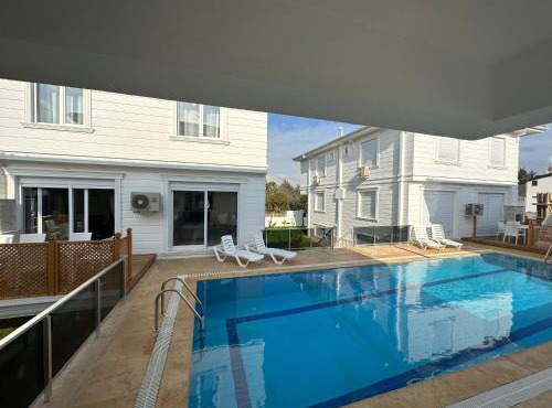Sakin bir muhit, merkeze yakın tatil köyü, VİLLA in Dosemealti