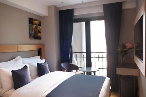 Istanbul Taksim Pera Star Hotel - Istiklal Street in Istanbul