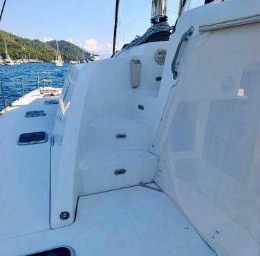 catamaran yatch tour