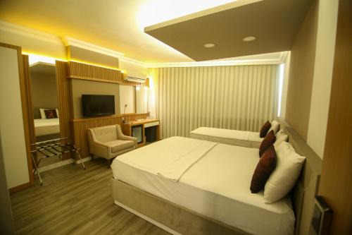 ÇEVİK PALACE HOTEL in Antalya