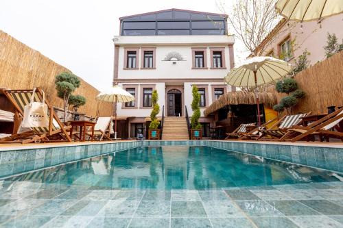 Parna Hotel